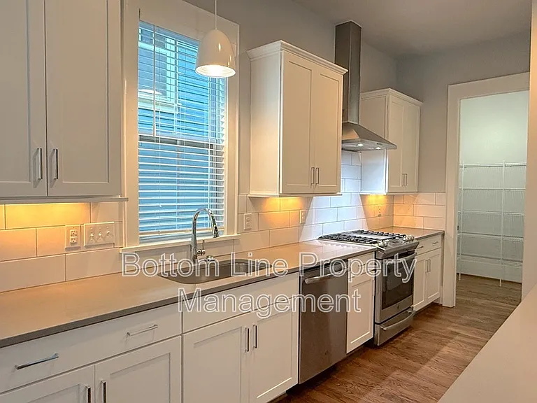 5218 Kelly St — Photo 11