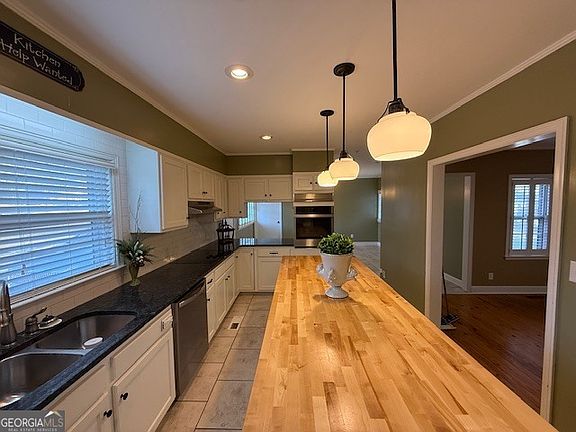 4th image of 1221 Ridge Ave N