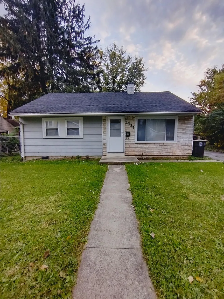 1337 Fay Dr photo 1