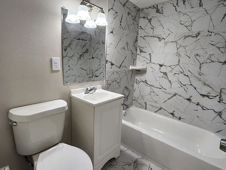 IPM-1207 Kingston Avenue — Photo 8