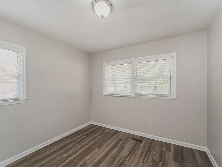 2413 Dora Dr — Photo 14