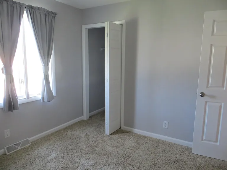 825 Ashland St — Photo 5