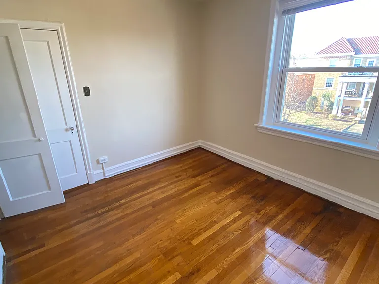 3426 W Grace St #9 — Photo 12