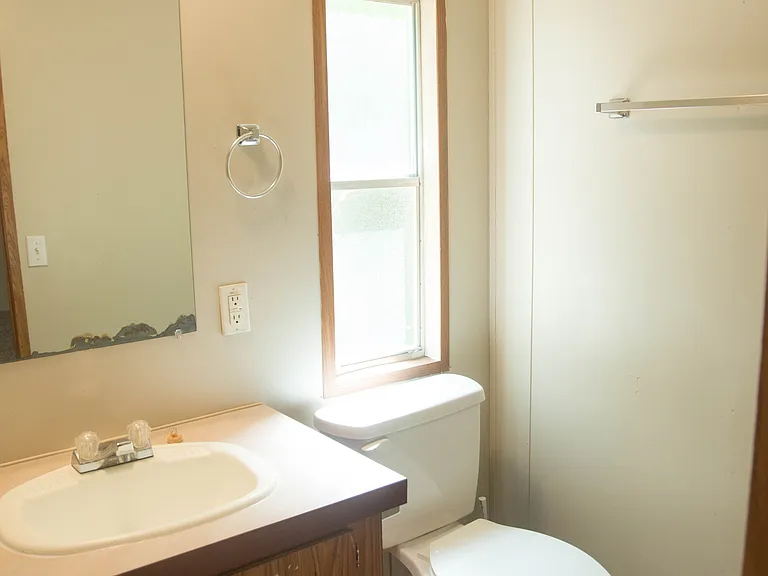 1035 Hickory St — Photo 6