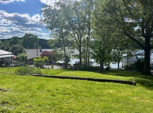 1033 Haw Ridge Rd, Piney Flats, TN 37686