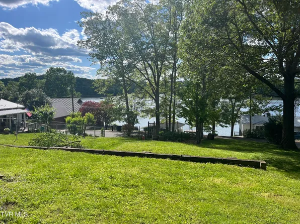 1033 Haw Ridge Rd, Piney Flats, TN 37686