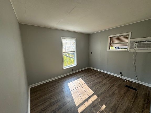 3rd image of 107 Clark St