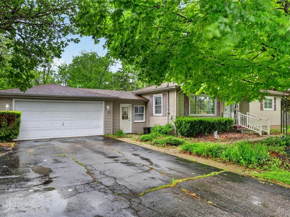 5090 Torrey Rd, Flint, MI 48507