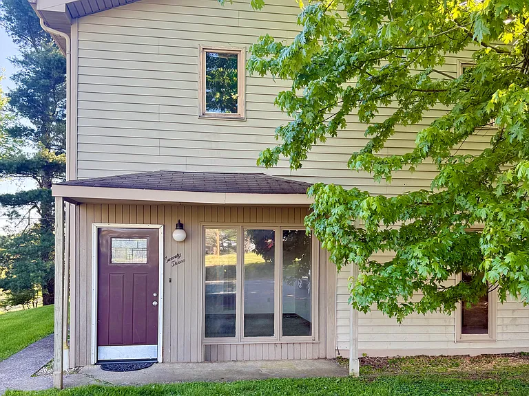 138 Valley View Dr #23 — Photo 1