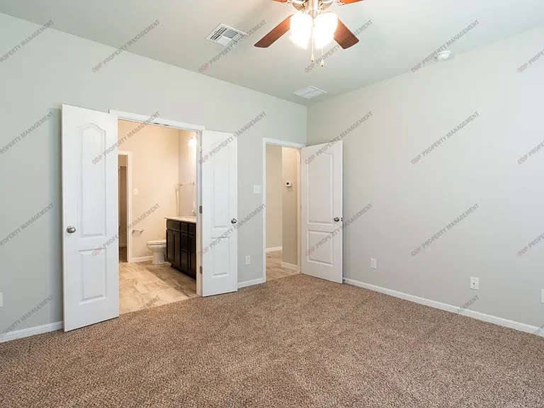7429 Hudson Grove Dr — Photo 11