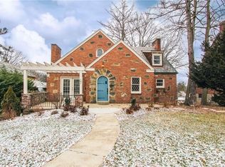 101 Hoodridge Dr, Mt Lebanon, PA 15228