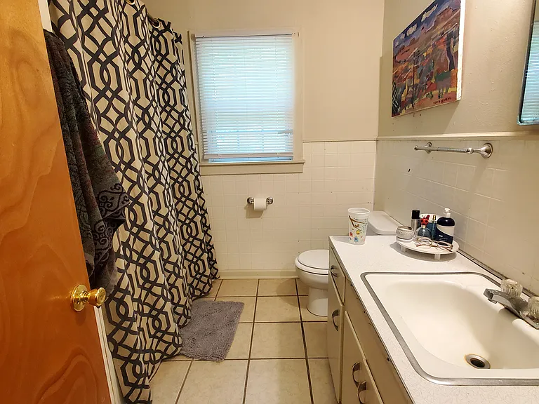 909 Louisville Rd — Photo 15