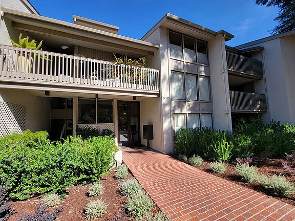 3rd image of 300 Sand Hill Cir Unit 105
