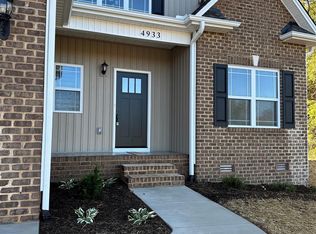 4933 Southview Dr, Hickory, NC 28602