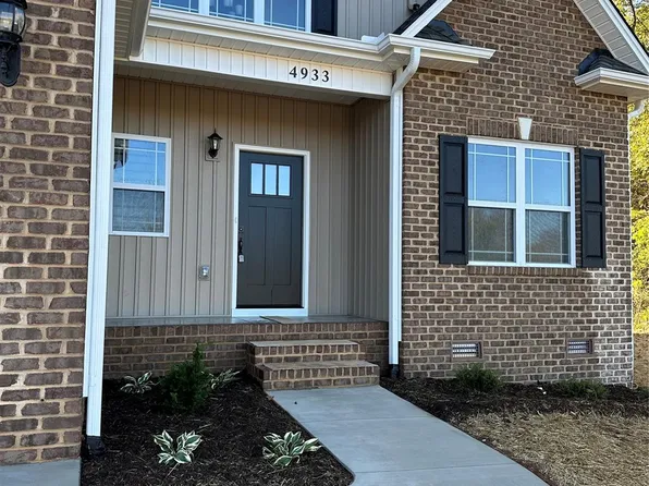 4933 Southview Dr, Hickory, NC 28602