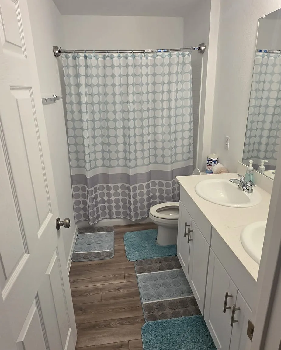 4 bed, 2451 sqft, $750 — Photo 2