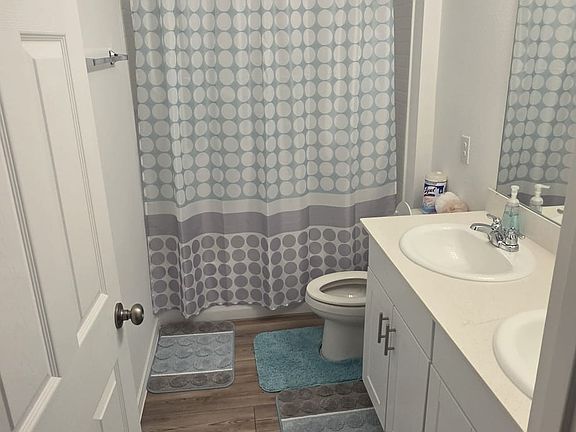 2nd image of 925 Poppy Cove Ln
