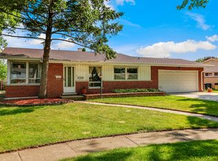 456 King Ln, Des Plaines, IL 60016