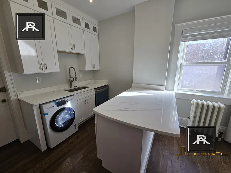 367 Tappan St #6 — Photo 9