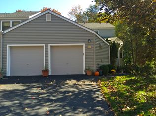 241 Horseshoe Cir, Ossining, NY 10562