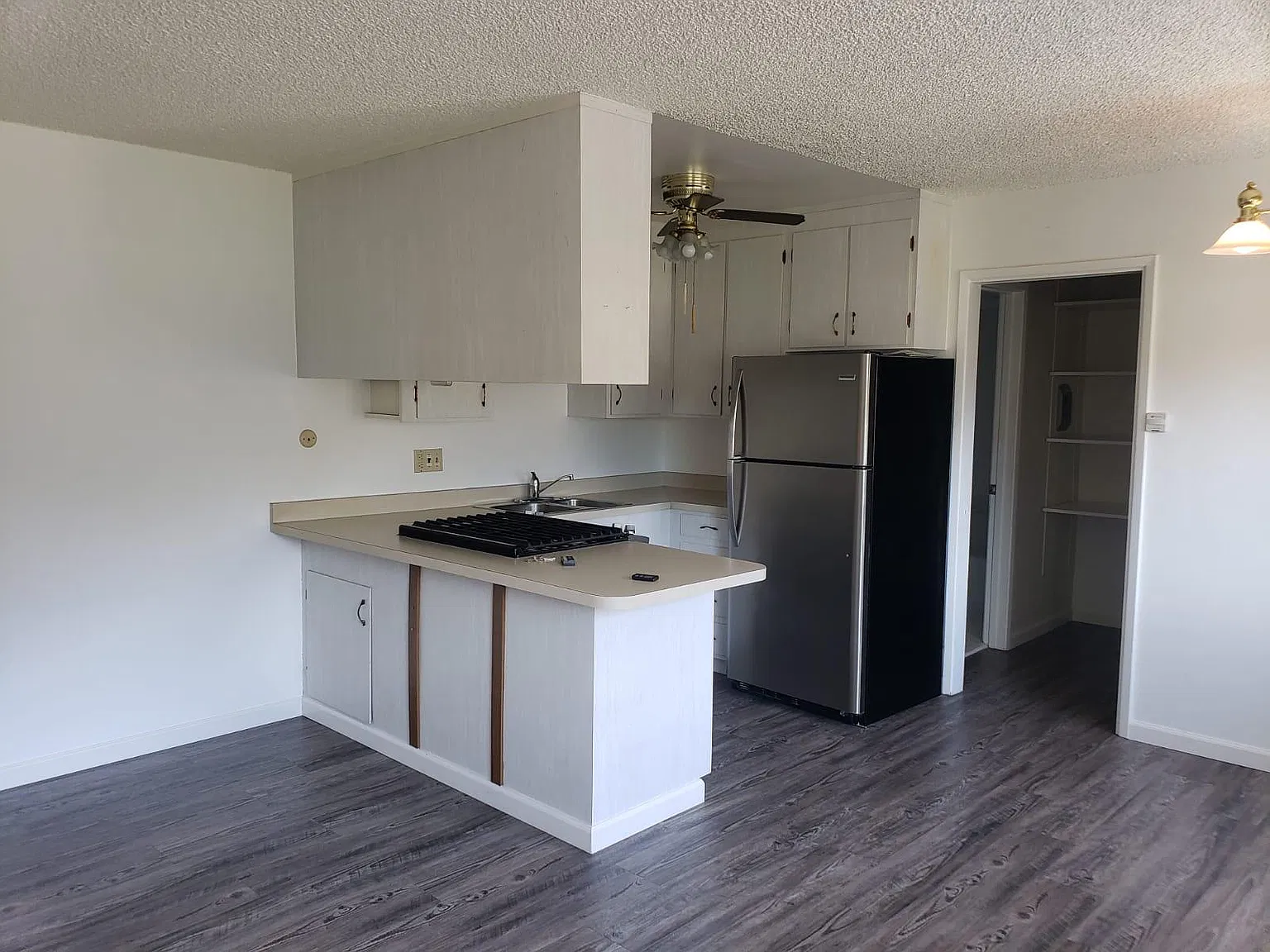 Studio, 400 sqft, $1,895 — Photo 2