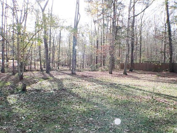 5th image of 1069 Halton Ct