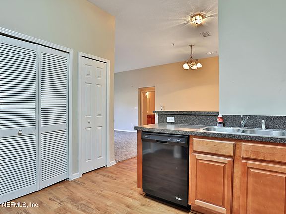 5th image of 5201 Playpen Dr Unit 8-7