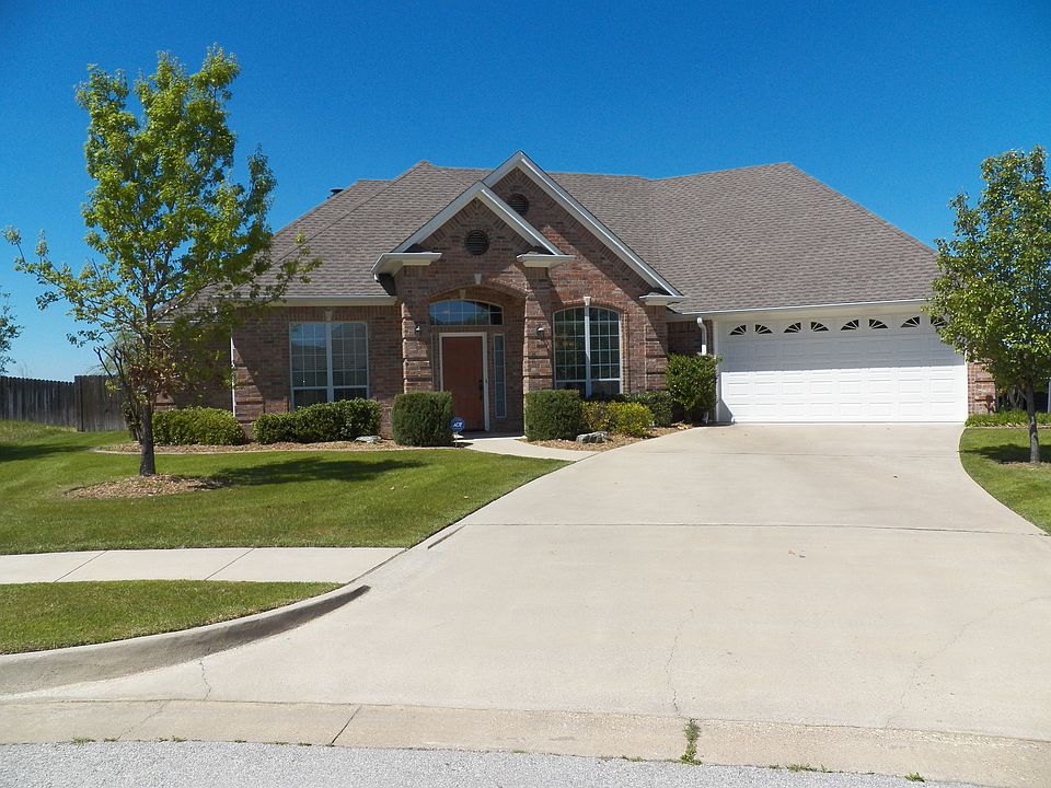 1st image of 16439 Kingston Ct