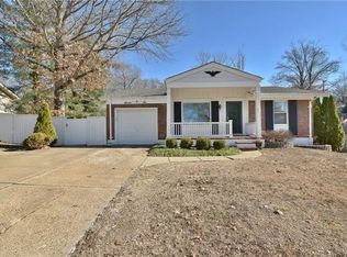 706 La Marite Dr, Ballwin, MO