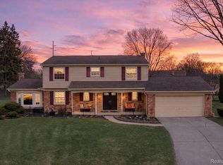41862 Baintree Cir, Northville, MI 48168