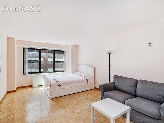 2nd image of 220 E 57th St APT 10A