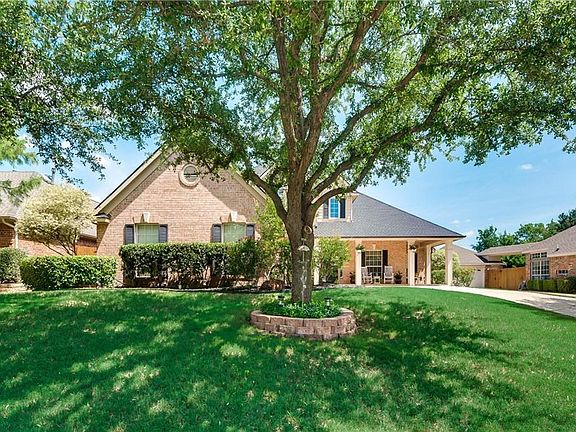2nd image of 118 Park Ln