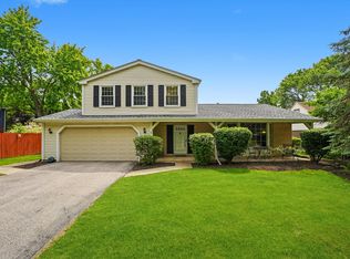 1554 Chickasaw Dr, Naperville, IL