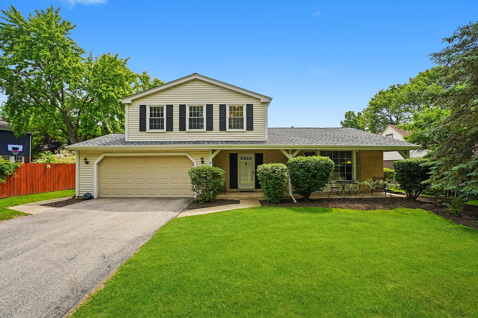 1554 Chickasaw Dr photo 1