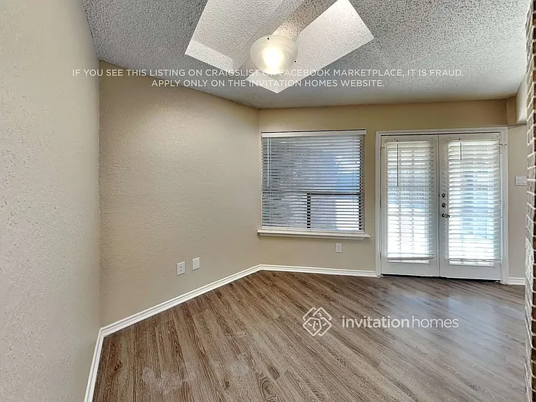 2032 Rochelle Ln — Photo 10
