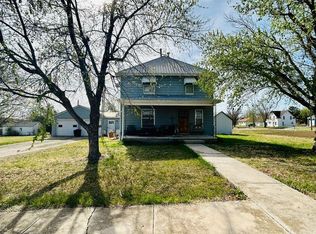 622 N 2nd St, Lincoln, KS 67455