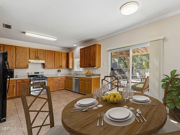 2nd image of 207 PRINCE PHILLIP Drive