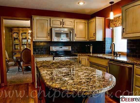 4th image of 2210 N 151st Avenue Cir