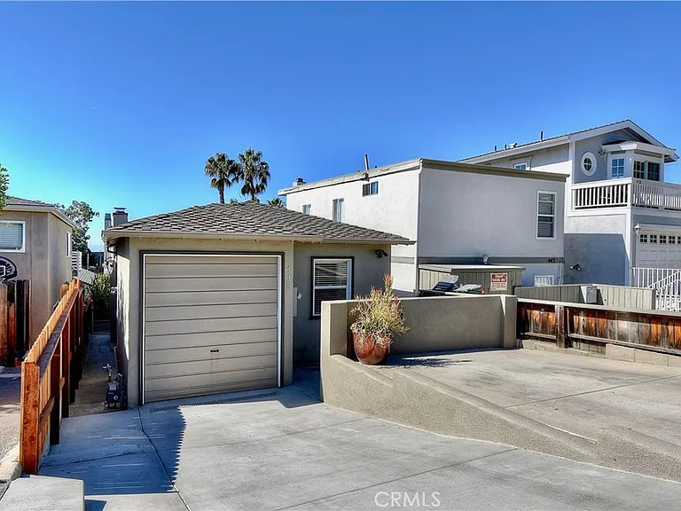 445 Bent St — Photo 9