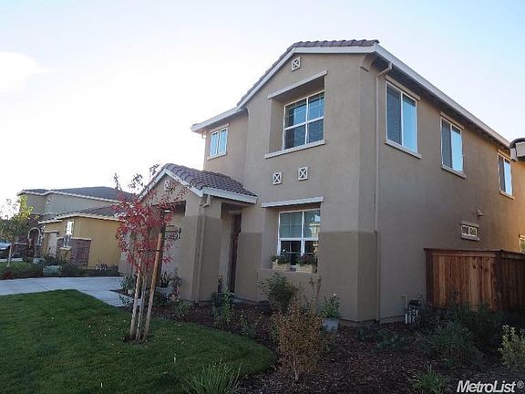 2nd image of 1921 Lucca Ln