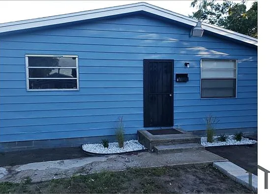 2151 Oakley Ave S #A — Photo 1