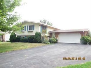 2955 Lorraine St, Marlette, MI 48453