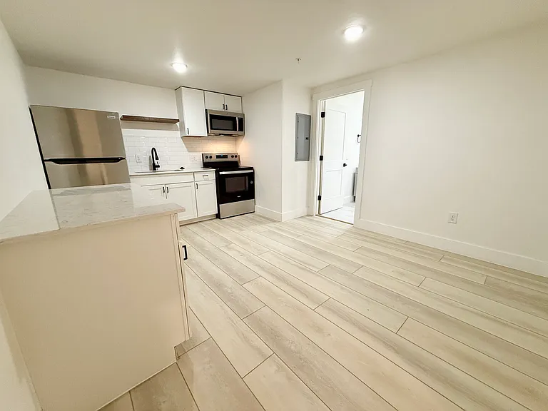 2204 W San Antonio St #3 — Photo 10