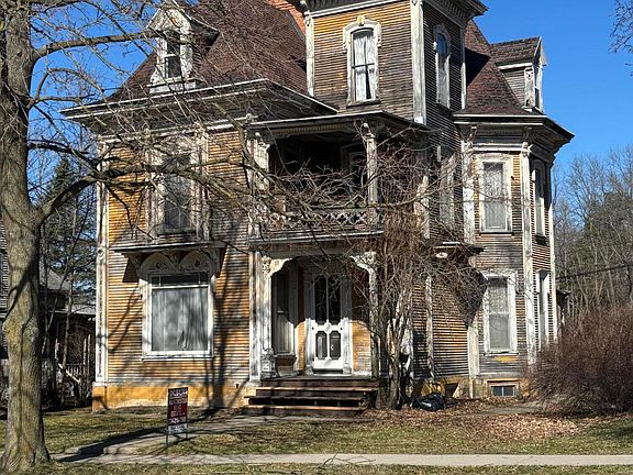 2nd image of 112 W Main St