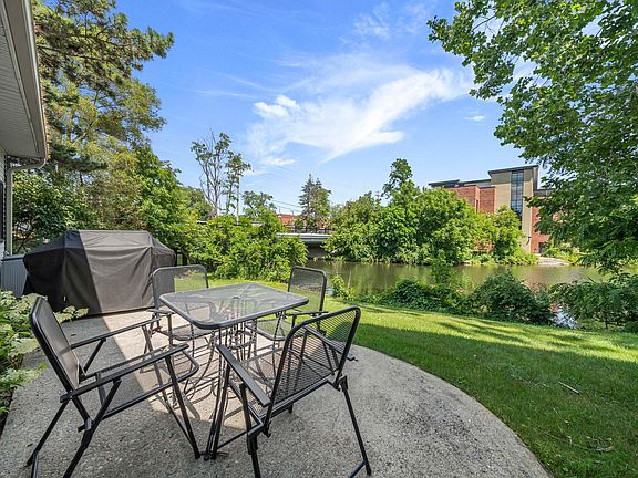 4th image of 505 Riverine Dr #6