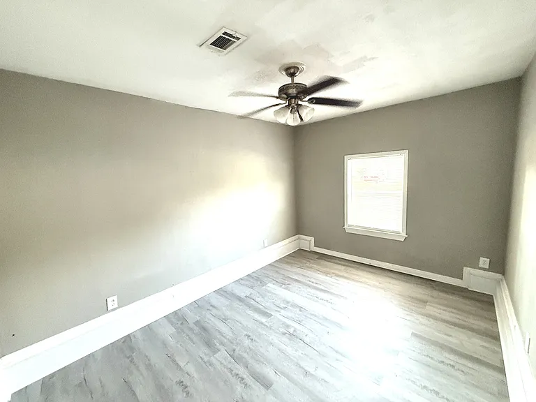 404 Ash St — Photo 12