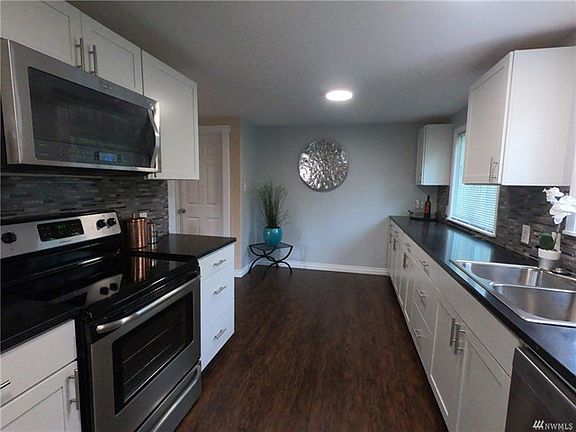 4th image of 7925 161st Ave NE