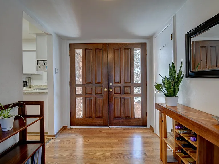 2817 Alcazar St NE — Photo 6