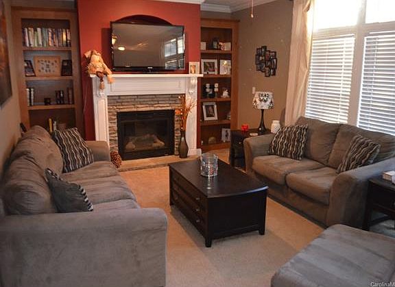 3rd image of 127 Cub Farm Dr