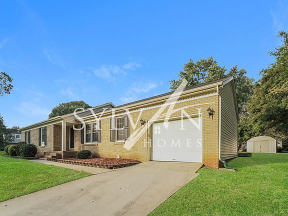 3rd image of 2125 Helen Dr